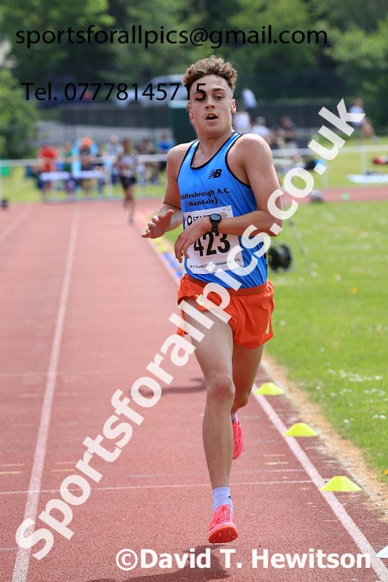 Mens Under-17s 3000 metres 2024 North Eastern Track and Field Champs., Middlesbrough.  Photo: David T. Hewitson/Sports for All Pics